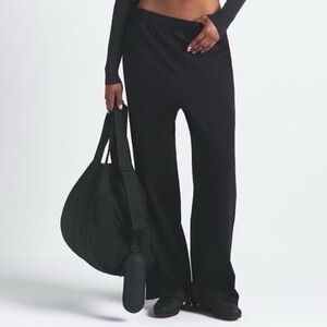 Nike × SKIMS Matte Tricot Side-Snap
Pants